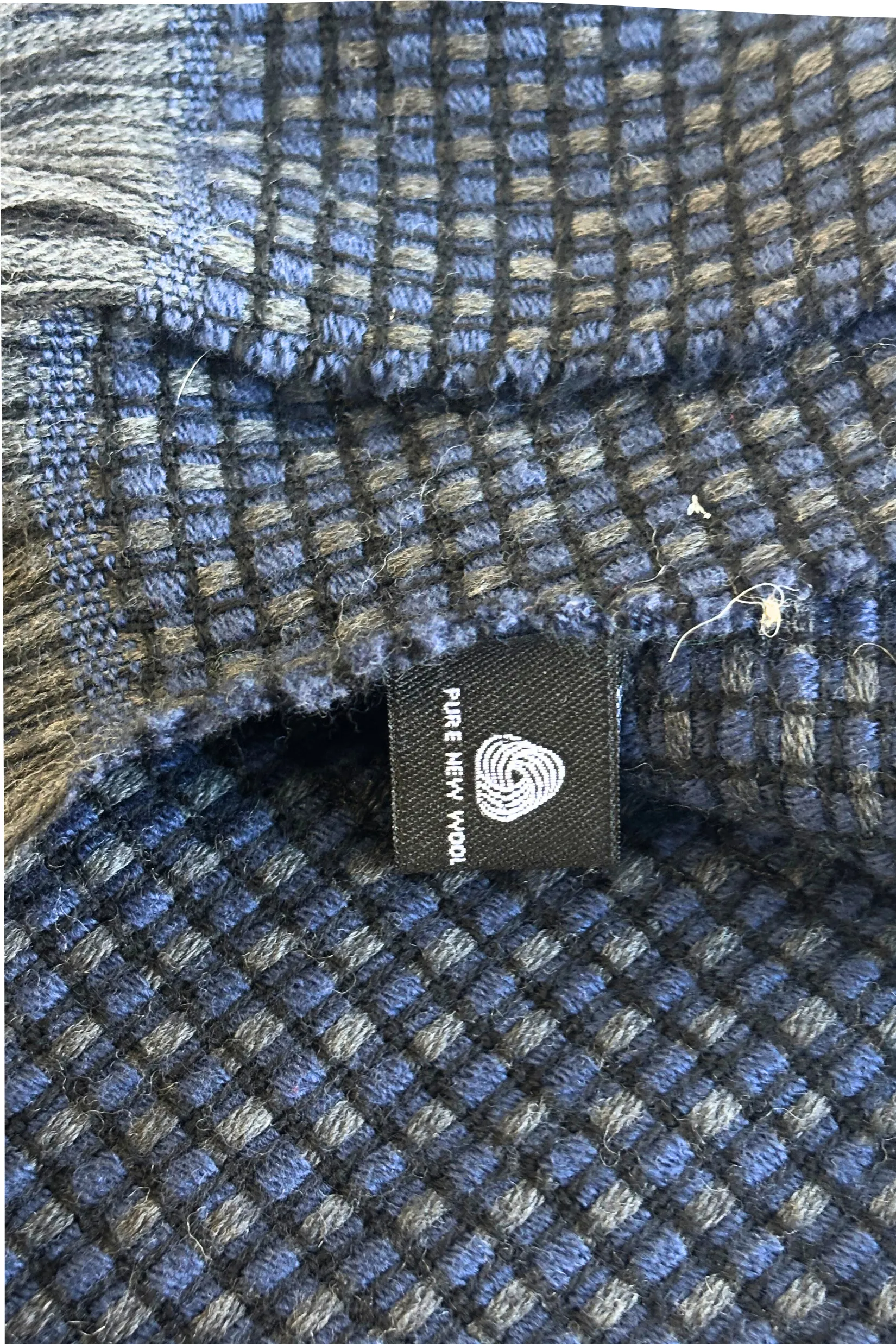 Beautiful Rodd & Gunn Italian made wool scarf