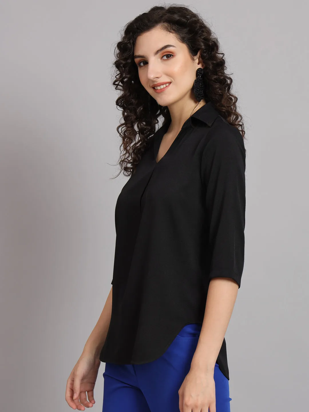 V-Neck Shirt with Box Pleat - Black